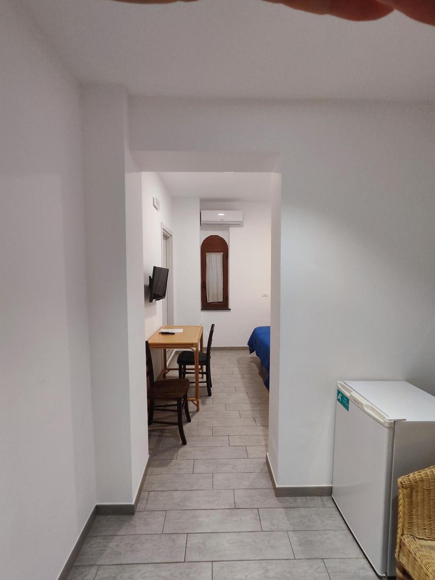 Hotel Faraglione Vulcano  Buitenkant foto