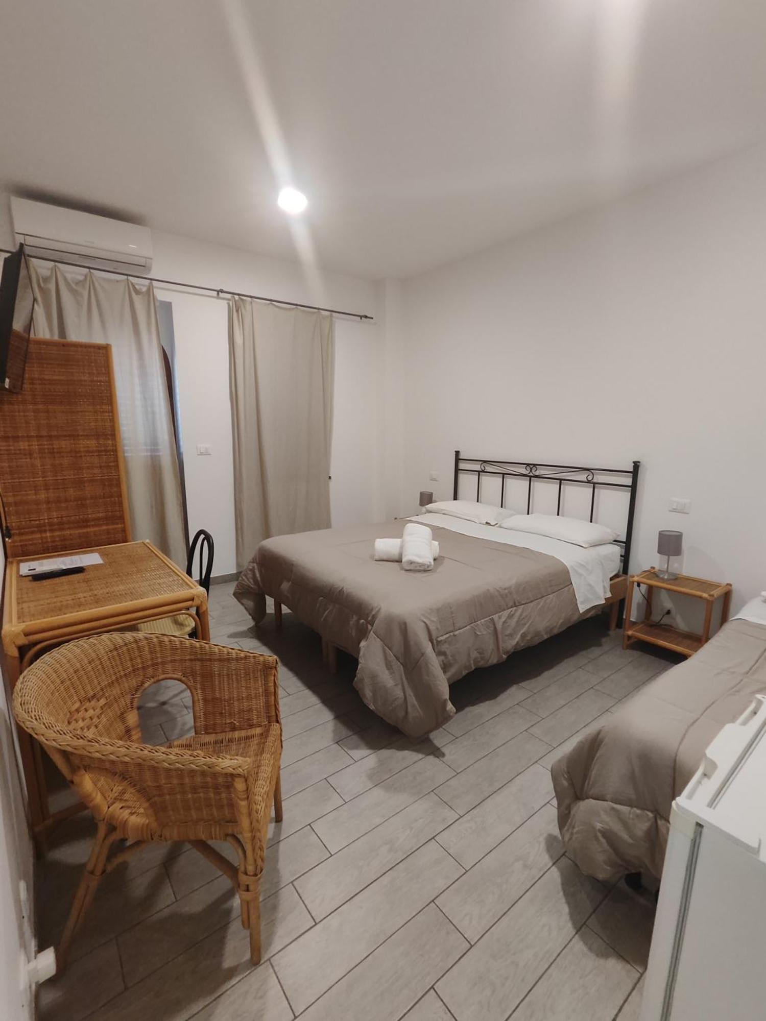 Hotel Faraglione Vulcano  Buitenkant foto