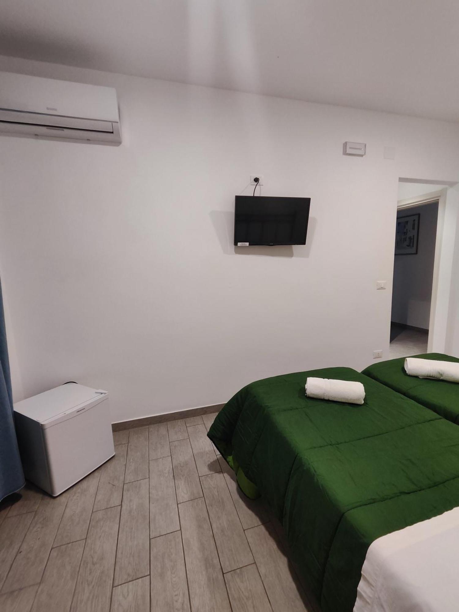 Hotel Faraglione Vulcano  Buitenkant foto