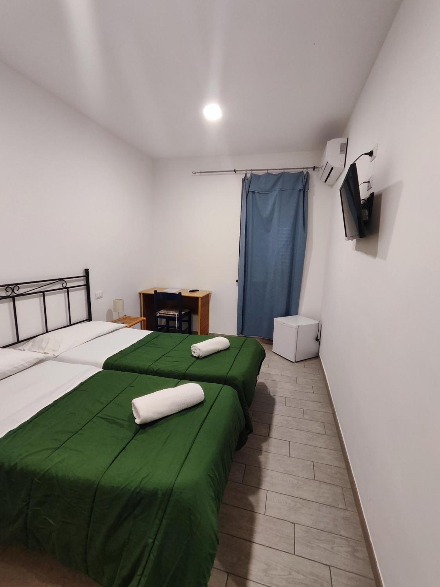 Hotel Faraglione Vulcano  Buitenkant foto