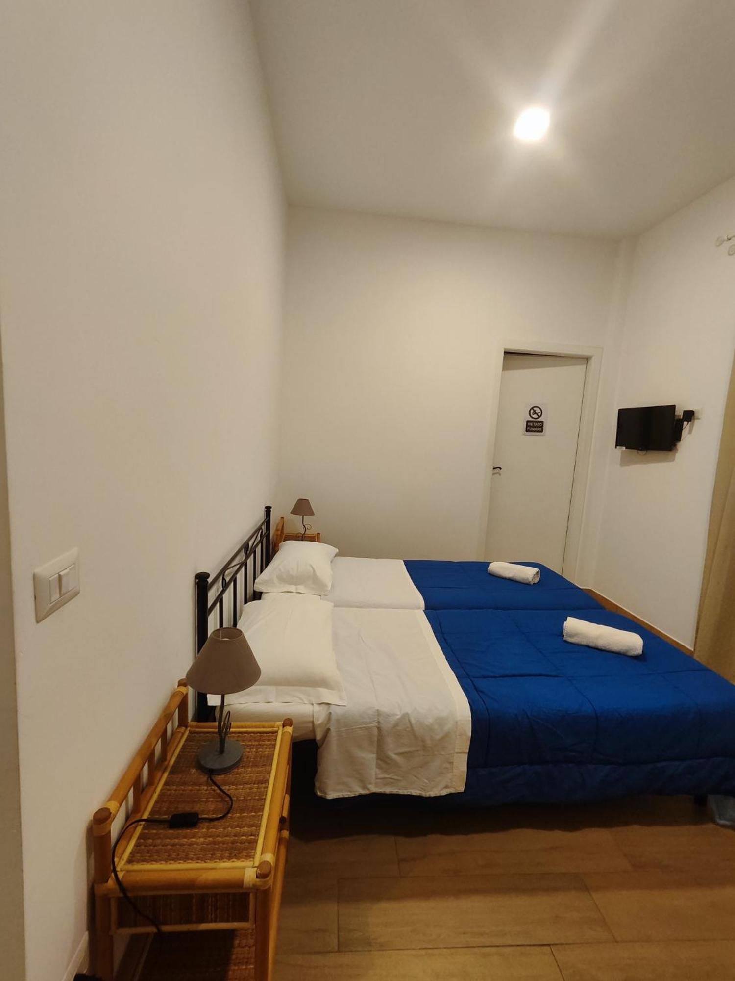 Hotel Faraglione Vulcano  Buitenkant foto